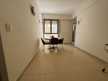 2 Ambientes Impecable en el Centro luminoso