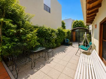 VENTA PH CON PATIO 4 AMBIENTES, AVELLANEDA