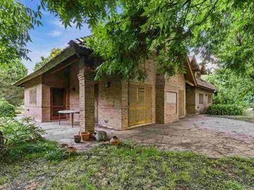 VENTA CASA 5 AMB ASTOLFI PILAR LOTE 2 Y MEDIA HC