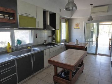 VENTA CASA 5 AMB SANTA GUADALUPE PILAR DEL ESTE