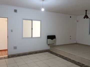 EN VENTA 2 DEPARTAMENTOS + 2 LOCALES COMERCIALES