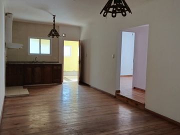 EN VENTA 2 DEPARTAMENTOS + 2 LOCALES COMERCIALES