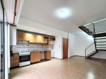 PH EN DUPLEX 2 AMB. 1 ER PISO CON BALCON AL FRENTE