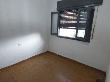 Venta casa 2 dor con patio barrio  Matienzo
