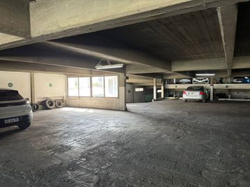 VENTA COCHERA  ZONA CENTRO