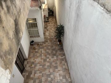 VENTA CASA DE ESTILO 1 DORM RECICLADA, LAS HERAS