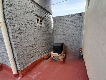 Casa 6 amb PATIO y TERRAZA  A reciclar! L. Mirador