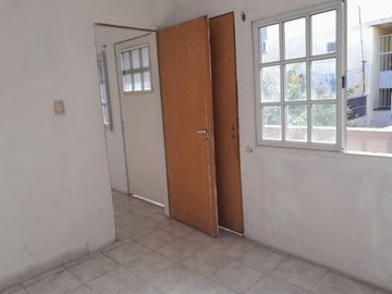 Casa 6 amb PATIO y TERRAZA  A reciclar! L. Mirador