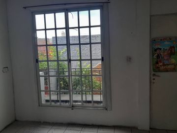 Casa 6 amb PATIO y TERRAZA  A reciclar! L. Mirador