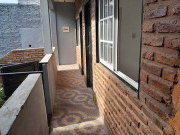 Casa 6 amb PATIO y TERRAZA  A reciclar! L. Mirador