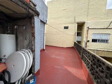 Casa 6 amb PATIO y TERRAZA  A reciclar! L. Mirador