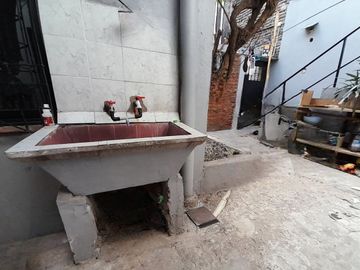 Casa 6 amb PATIO y TERRAZA  A reciclar! L. Mirador