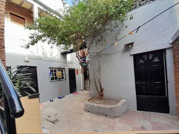 Casa 6 amb PATIO y TERRAZA  A reciclar! L. Mirador