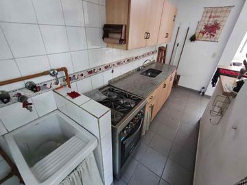Venta Dpto 3 Amb 2 piso x Escalera Tesei CREDITO