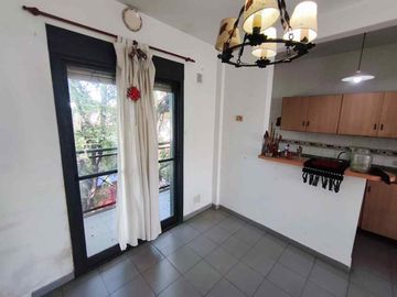 Venta Dpto 3 Amb 2 piso x Escalera Tesei CREDITO