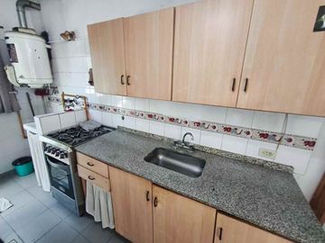 Venta Dpto 3 Amb 2 piso x Escalera Tesei CREDITO