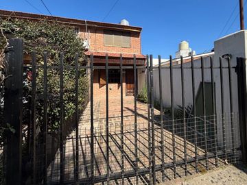 VENTA CASA DUPLEX PH 3 AMB COCHERA CASTELAR