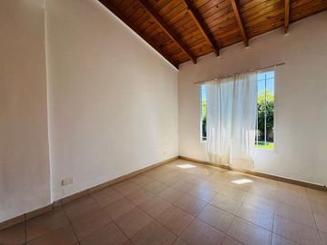 VENTA CASA 3 AMBIENTES ITUZAINGO PARQUE Y COCHERA