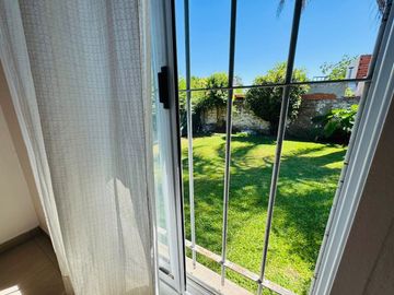 VENTA CASA 3 AMBIENTES ITUZAINGO PARQUE Y COCHERA