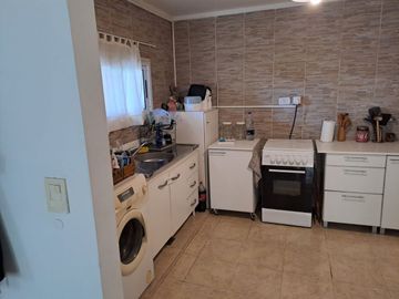 VENTA CASA  4 AMBIENTES GRAL RODRIGUEZ APTO CREDIT