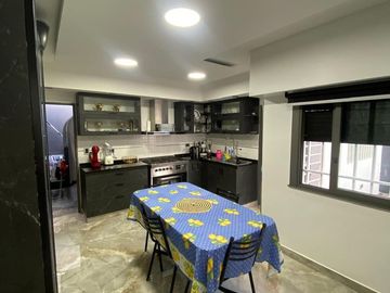 Venta casa de 6 ambientes en Devoto