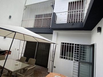Venta casa de 6 ambientes en Devoto