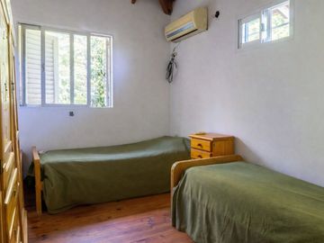 CASA 4 DORMITORIOS EN VENTA , CITY BELL.