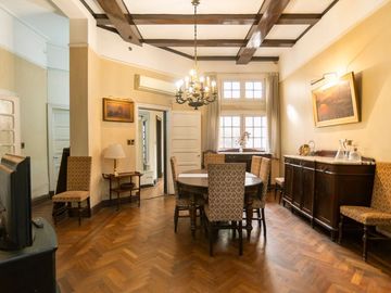 Casa 4 dormitorios en venta en La Plata