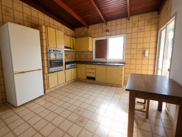 CASA EN VENTA LA PLATA 3 DORMITORIOS A REFACCIONAR