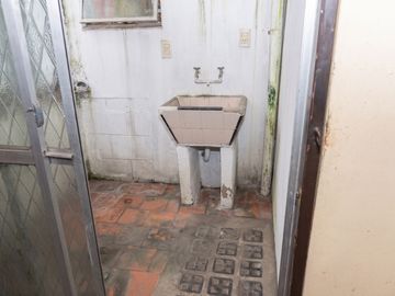 CASA 9 AMB. VENTA EN PQE PATRICIOS CON TERRAZA