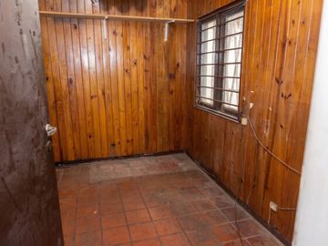 CASA 9 AMB. VENTA EN PQE PATRICIOS CON TERRAZA