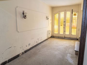 CASA 9 AMB. VENTA EN PQE PATRICIOS CON TERRAZA