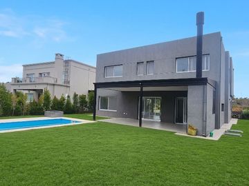 VENTA CASA BARRIO ACACIAS PUERTOS DEL LAGO ESCOBAR