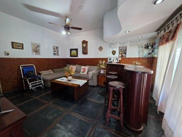 VENTA CASA 3 AMBIENTES CON JARDIN QUINCHO COCHERA