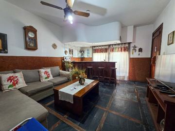 VENTA CASA 3 AMBIENTES CON JARDIN QUINCHO COCHERA