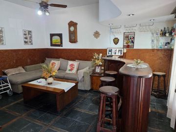 VENTA CASA 3 AMBIENTES CON JARDIN QUINCHO COCHERA