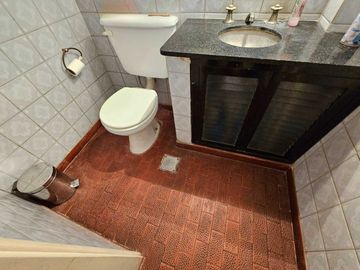 ALQUILER CASA 5 AMB CON PILETA QUINCHO Y DEPTO 2