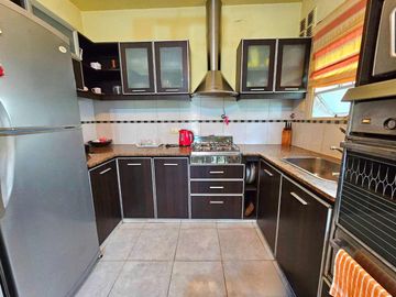 ALQUILER CASA 5 AMB CON PILETA QUINCHO Y DEPTO 2