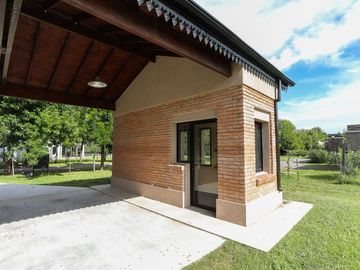 CASA ESTRENAR SANTA CATALINA LUJAN PERMUTA PILETA