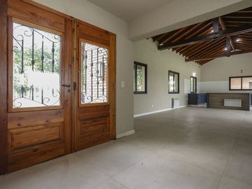 CASA ESTRENAR SANTA CATALINA LUJAN PERMUTA PILETA