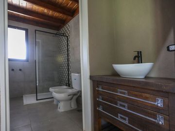 CASA ESTRENAR SANTA CATALINA LUJAN PERMUTA PILETA
