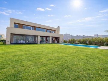 VENTA CASA 5 AMB PREMIUM TERRAVISTA GRAL RODRIGUEZ