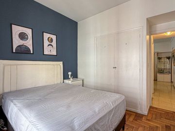 Venta Departamento 2 ambientes P Colón a la calle