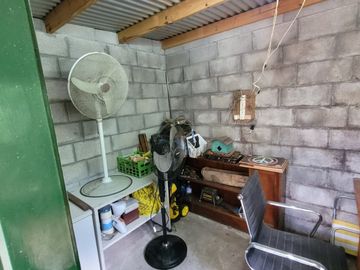 CASA EN LOTE PROPIO CON PARQUE Y PARRILLA
