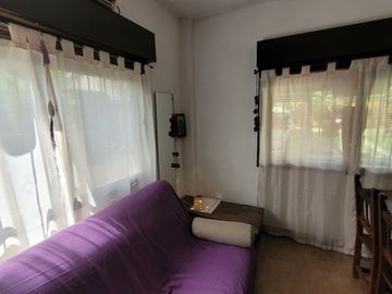 CASA EN LOTE PROPIO CON PARQUE Y PARRILLA