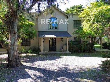 VENTA CASA 6 dormitorios PACHECO pileta y parque
