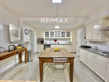 VENTA CASA 6 dormitorios PACHECO pileta y parque
