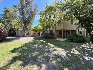 VENTA CASA 6 dormitorios PACHECO pileta y parque