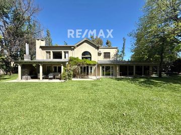 VENTA CASA 6 dormitorios PACHECO pileta y parque
