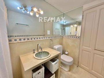 VENTA CASA 6 dormitorios PACHECO pileta y parque